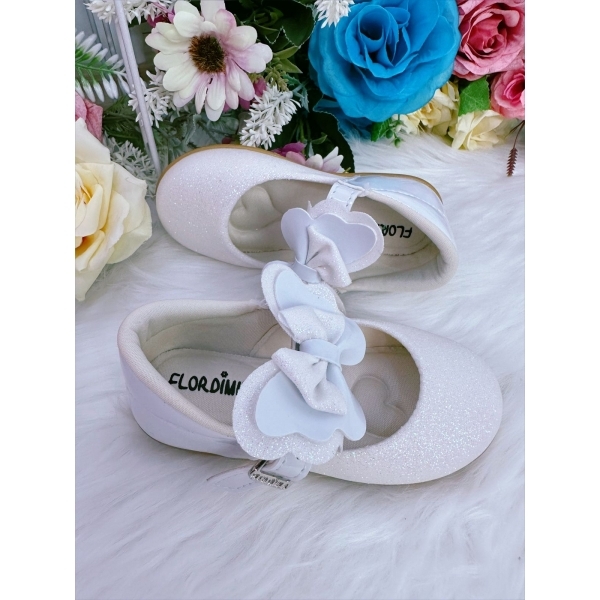 Sapatinho Bebê Branco Com Aplique de Lacinho e Glitter