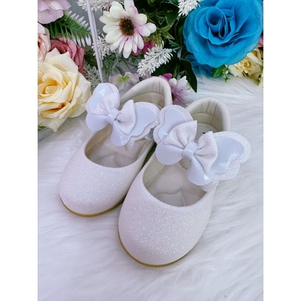 Sapatinho Bebê Branco Com Aplique de Lacinho e Glitter